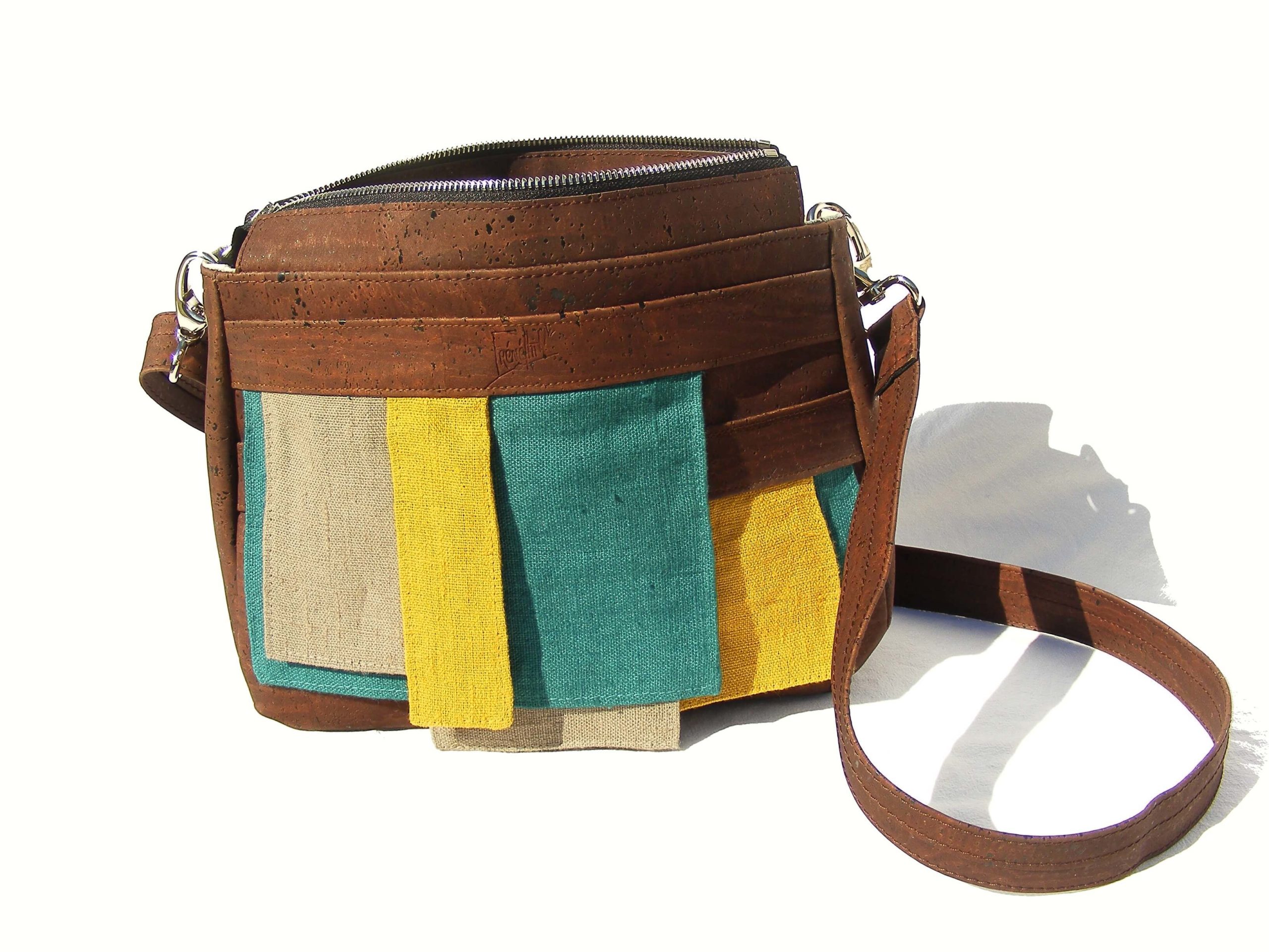 Sac à main LOUP II-maroquinerie vegan-mode éthique-mode respectueuse-cuir de liège-sac vegan-mode vegan Sac unique maroquinerie vegan-création originale-luxe éthique-luxe vegan-sac luxe-sac rare-pièce unique-mode végane-mode éthique-mode écoresponsable-cuir vegan-cuir de liège-lin-lin français-artisanat-fabriqué en France-
