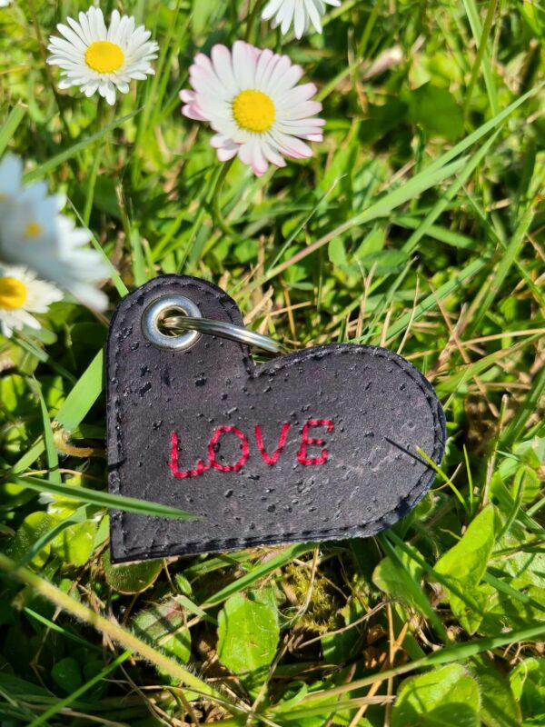 Porte clés en liège -artisanat français-seine et marne-mode ecoresponsable-LOVE-amour-fête des mères