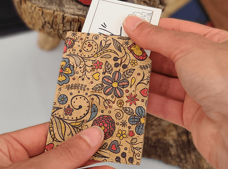 porte cartes en liège-vegan-maroquinerie artisanale française -noël (9)