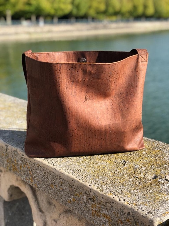 Sac bandoulière en liège-grand sac fourre-tout-tote bag vegan-fait main France